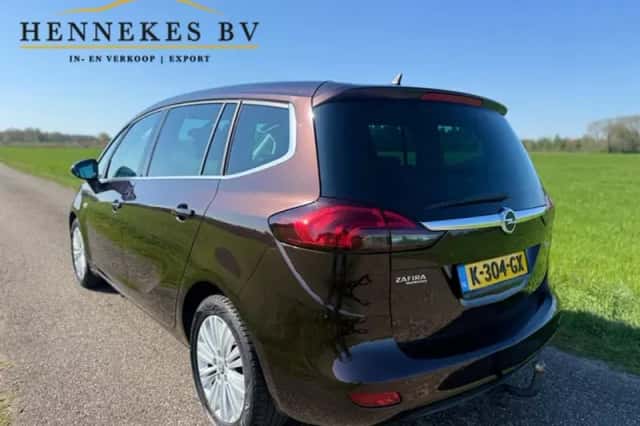 Opel Zafira (2015) thumbnail 3