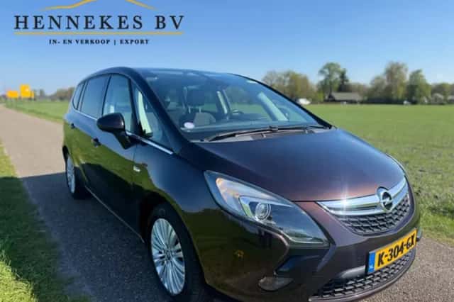 Opel Zafira (2015) thumbnail 5