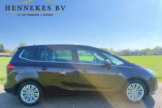 Opel Zafira (2015) thumbnail 6