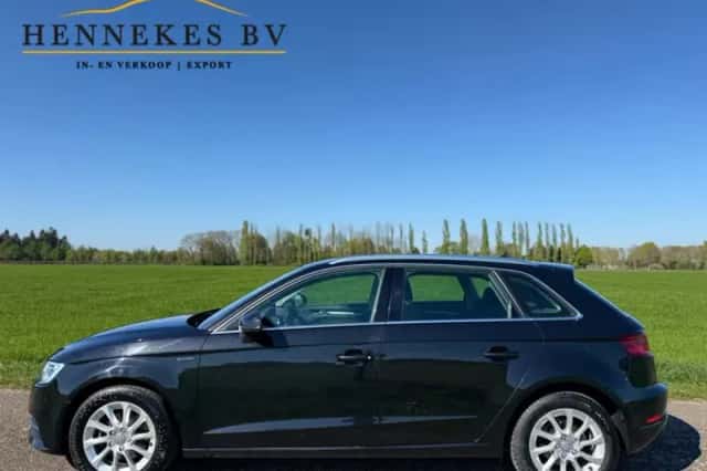 Audi A3 (2014) thumbnail 2