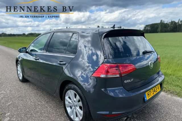 Volkswagen Golf (2015) thumbnail 3