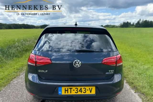 Volkswagen Golf (2015) thumbnail 4