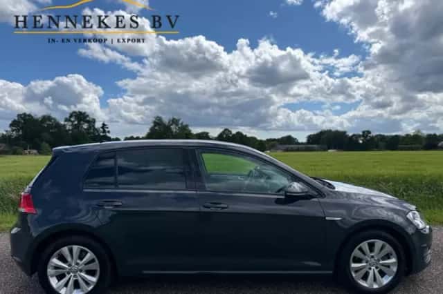 Volkswagen Golf (2015) thumbnail 6