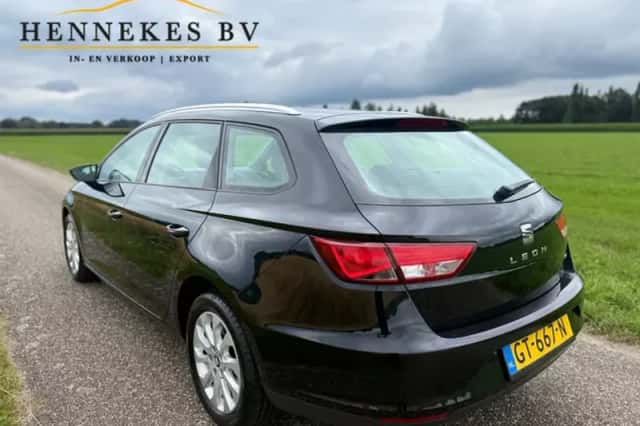 SEAT Leon (2015) thumbnail 3
