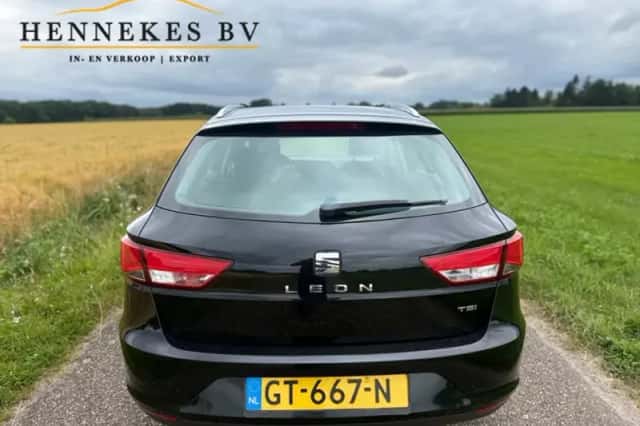 SEAT Leon (2015) thumbnail 4