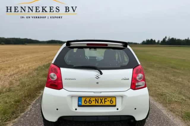 Suzuki Alto (2010) thumbnail 4