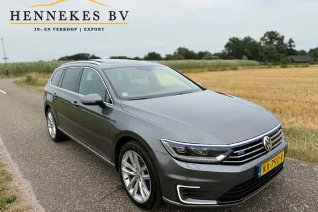 Volkswagen Passat (2016) thumbnail 5