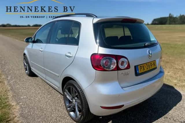 Volkswagen Golf (2010) thumbnail 3