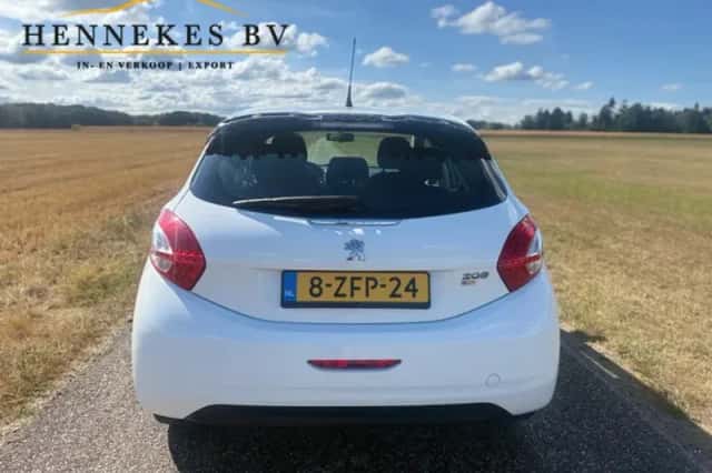 Peugeot 208 (2015) thumbnail 4