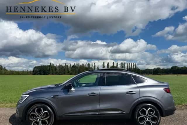 Renault Arkana (2022) thumbnail 2