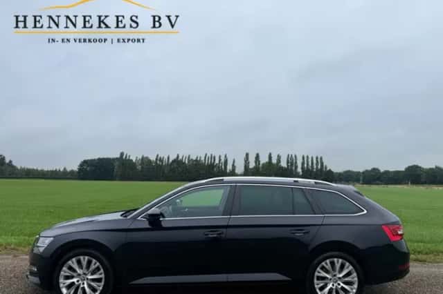 Škoda Superb (2021) thumbnail 2