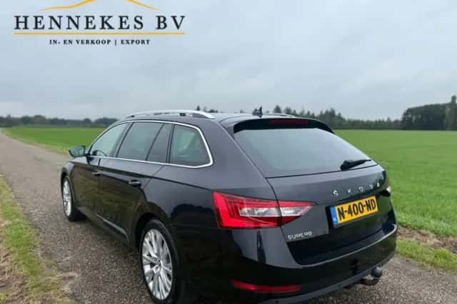 Škoda Superb (2021) thumbnail 3
