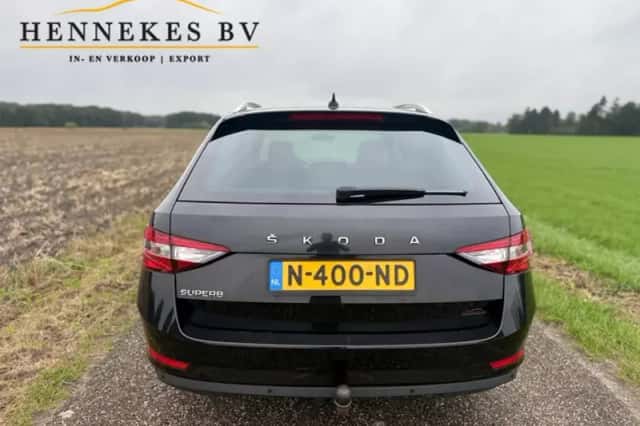 Škoda Superb (2021) thumbnail 4