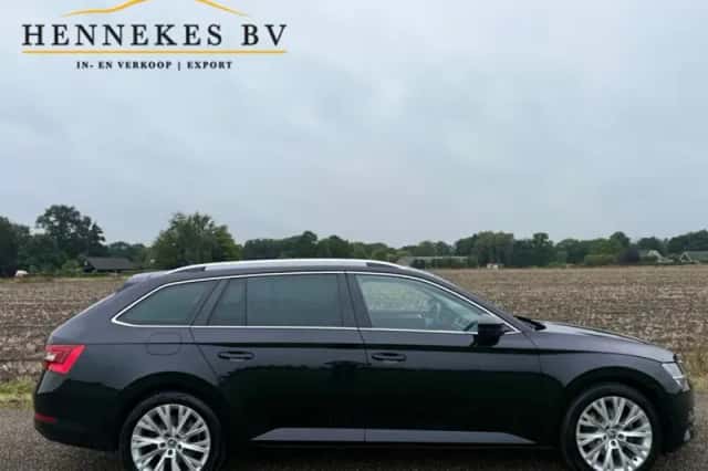 Škoda Superb (2021) thumbnail 6
