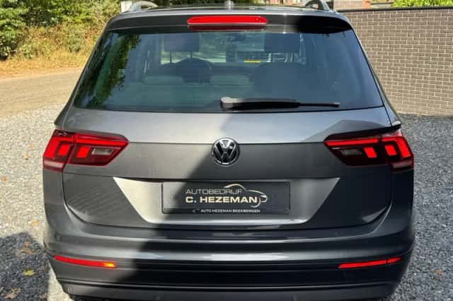 Volkswagen Tiguan (2016) thumbnail 6