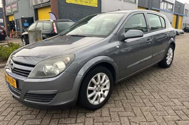 Opel Astra (2005) thumbnail 1