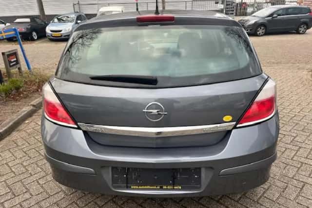 Opel Astra (2005) thumbnail 5
