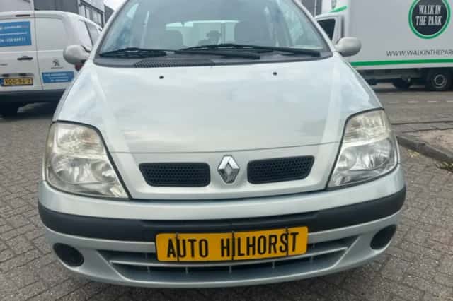 Renault Scénic (2001) thumbnail 3