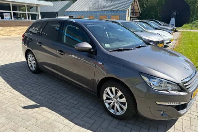 Peugeot 308 (2016) thumbnail 5