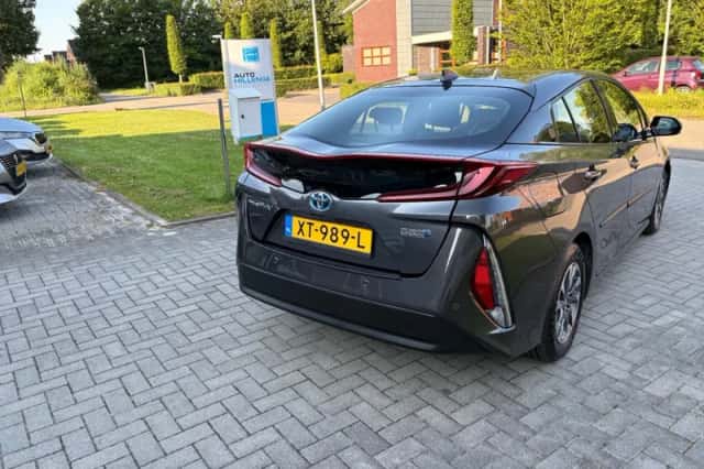 Toyota Prius (2019) thumbnail 4