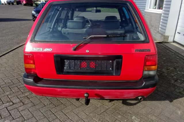 Mazda 323 (1992) thumbnail 4