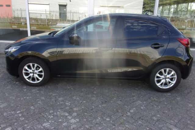 Mazda 2 (2017) thumbnail 2