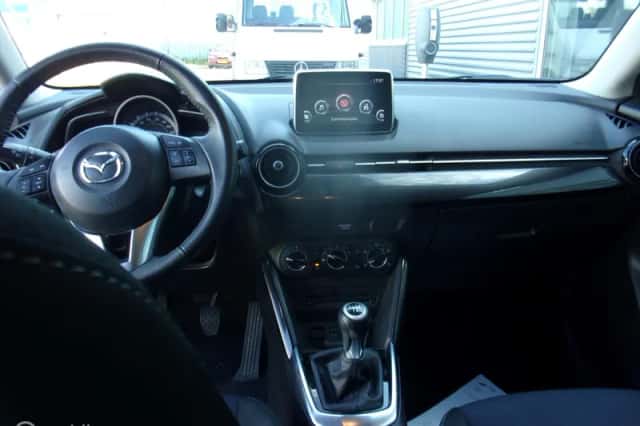 Mazda 2 (2017) thumbnail 6