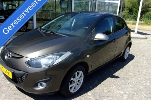 Mazda 2 (2014) thumbnail 1