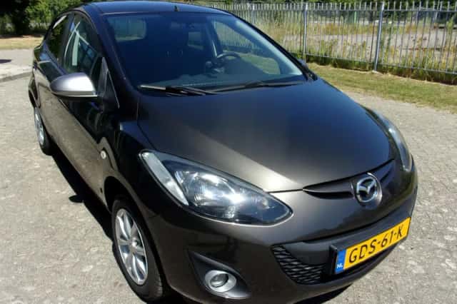 Mazda 2 (2014) thumbnail 5