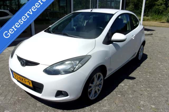 Mazda 2 (2008) thumbnail 1