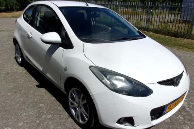 Mazda 2 (2008) thumbnail 5