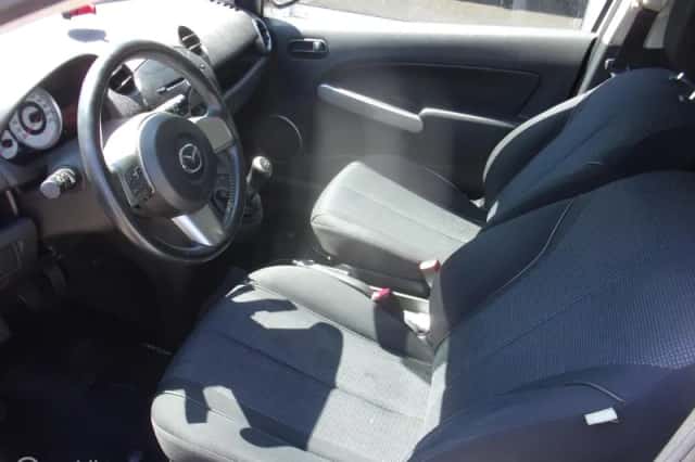 Mazda 2 (2008) thumbnail 6