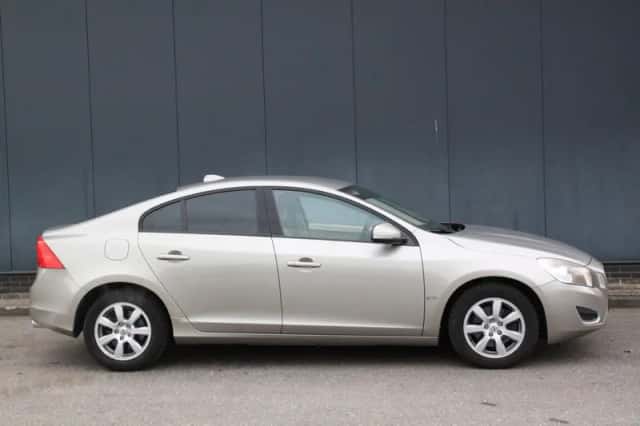 Volvo S60 (2011) thumbnail 5