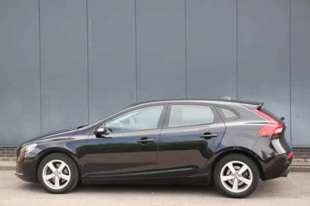 Volvo V40 (2014) thumbnail 2