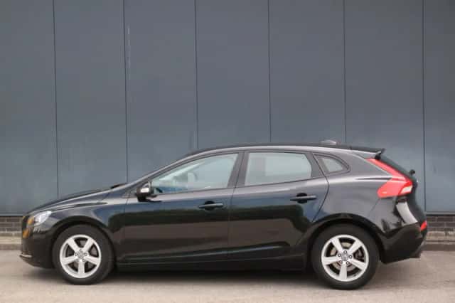Volvo V40 (2014) thumbnail 3
