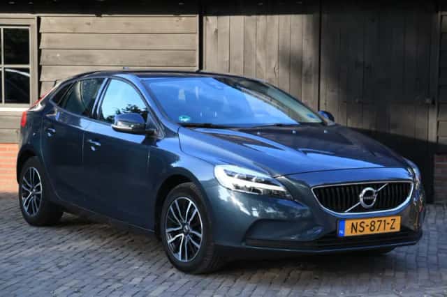 Volvo V40 (2017) thumbnail 2