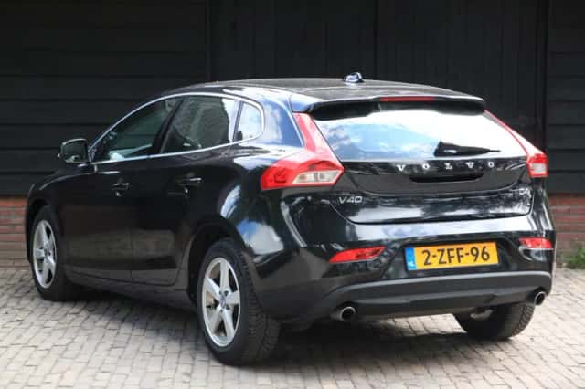 Volvo V40 (2014) thumbnail 3