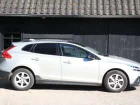 Volvo V40 (2019) thumbnail 2