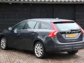 Volvo V60 (2015) thumbnail 3