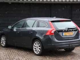 Volvo V60 (2015) thumbnail 4