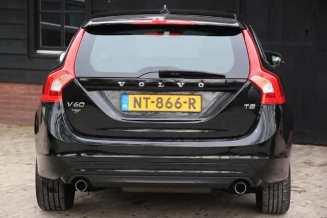 Volvo V60 (2017) thumbnail 5