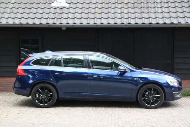 Volvo V60 (2016) thumbnail 4