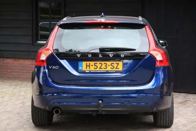 Volvo V60 (2016) thumbnail 6