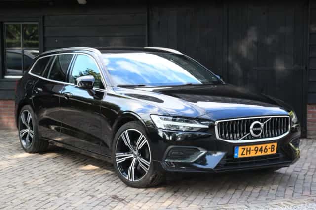 Volvo V60 (2019) thumbnail 2