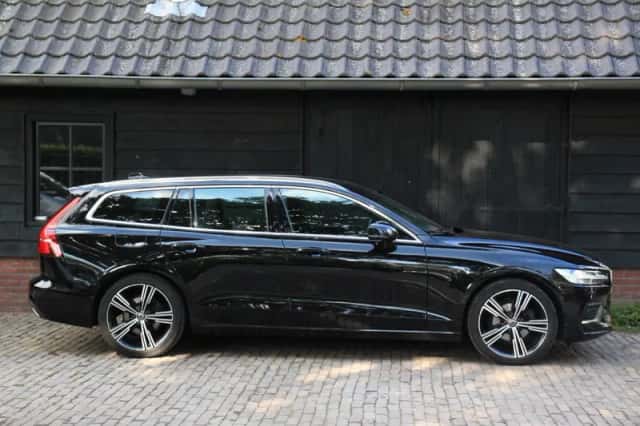 Volvo V60 (2019) thumbnail 3