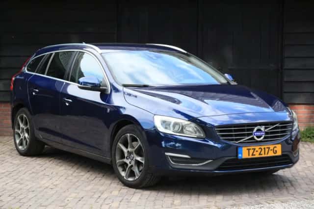 Volvo V60 (2015) thumbnail 2