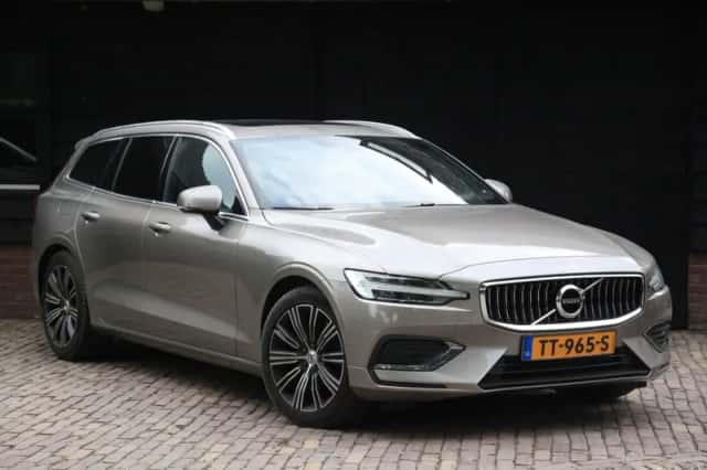 Volvo V60 (2018) thumbnail 1