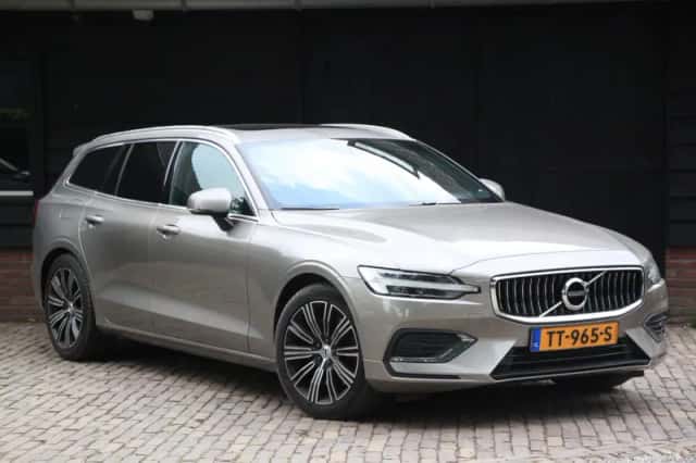 Volvo V60 (2018) thumbnail 2