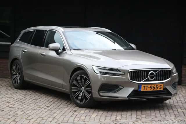 Volvo V60 (2018) thumbnail 4