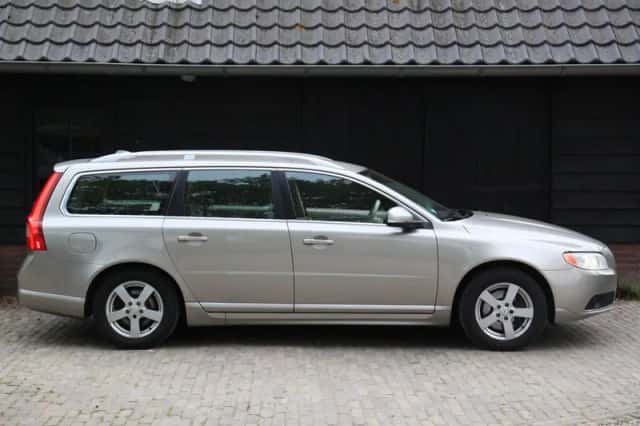 Volvo V70 (2011) thumbnail 3